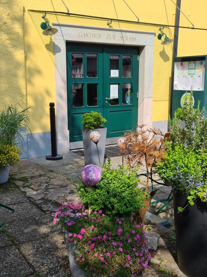 Gasthof Zur Strass Ойгендорф Екстериор снимка